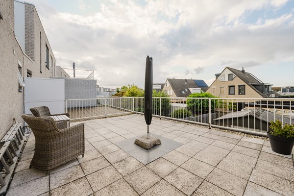 Medium property photo - Marga Klompéstraat 53, 3207 DD Spijkenisse